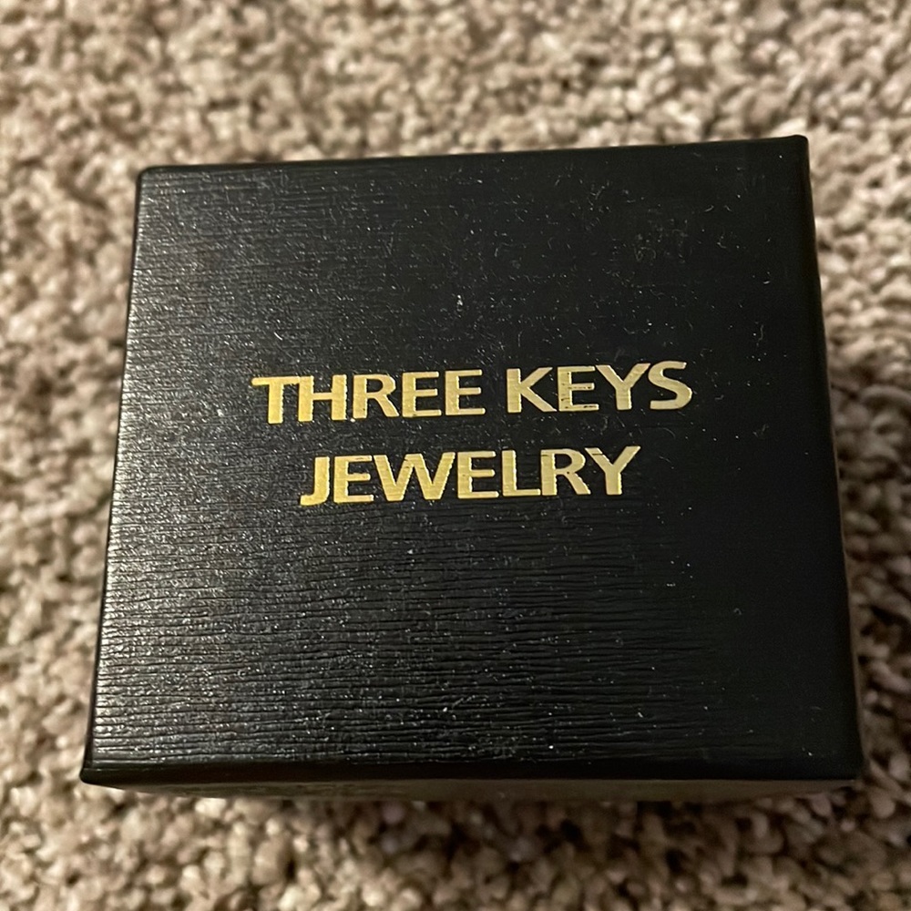 Ring box